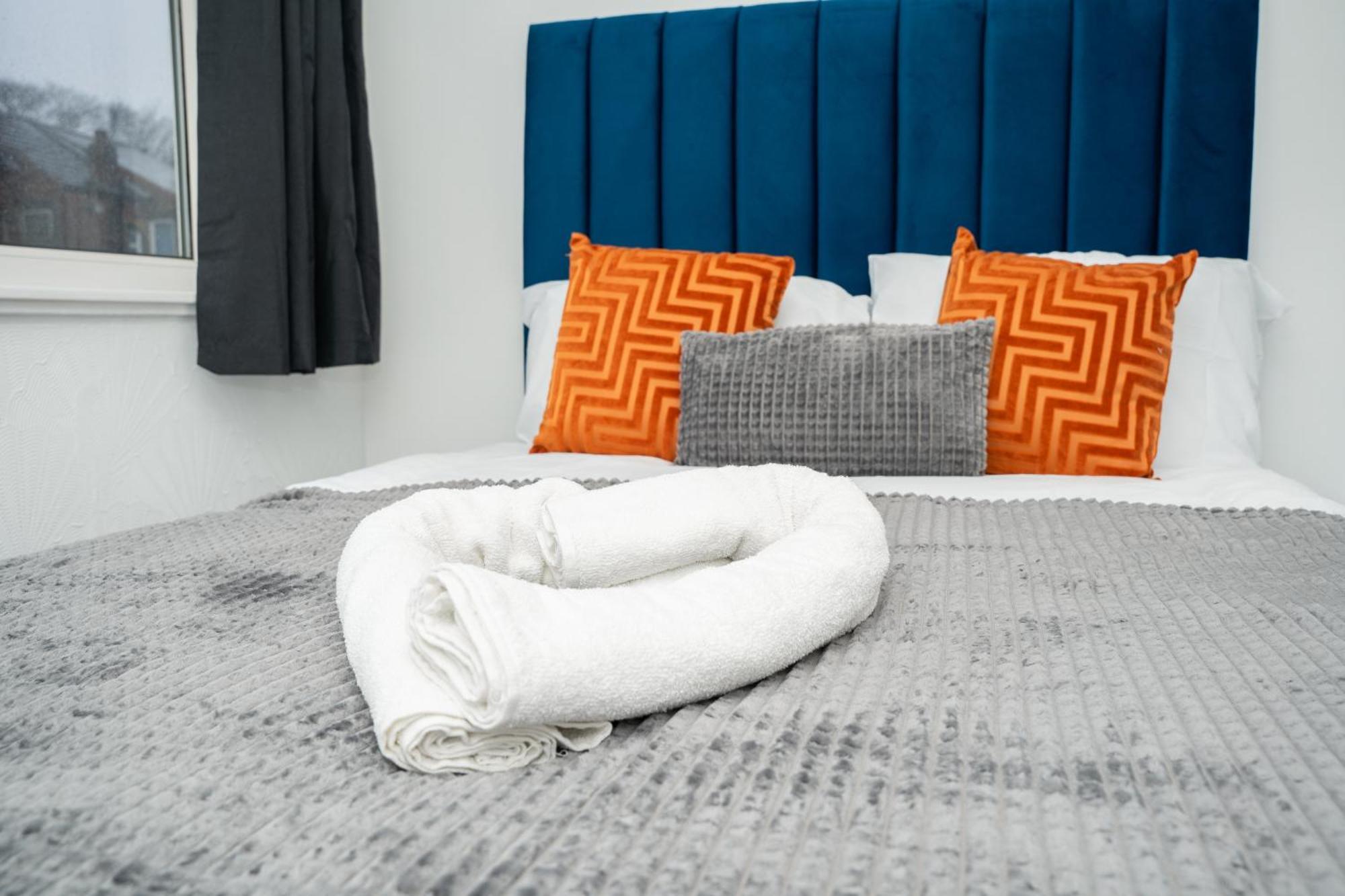 Stylish 3 Bed House With Free Parking Villa Leeds  Bagian luar foto