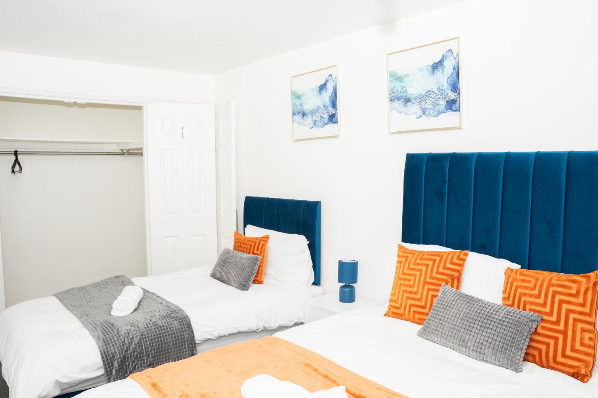 Stylish 3 Bed House With Free Parking Villa Leeds  Bagian luar foto